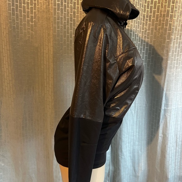 Under Armour jacket - Picture 12 of 12